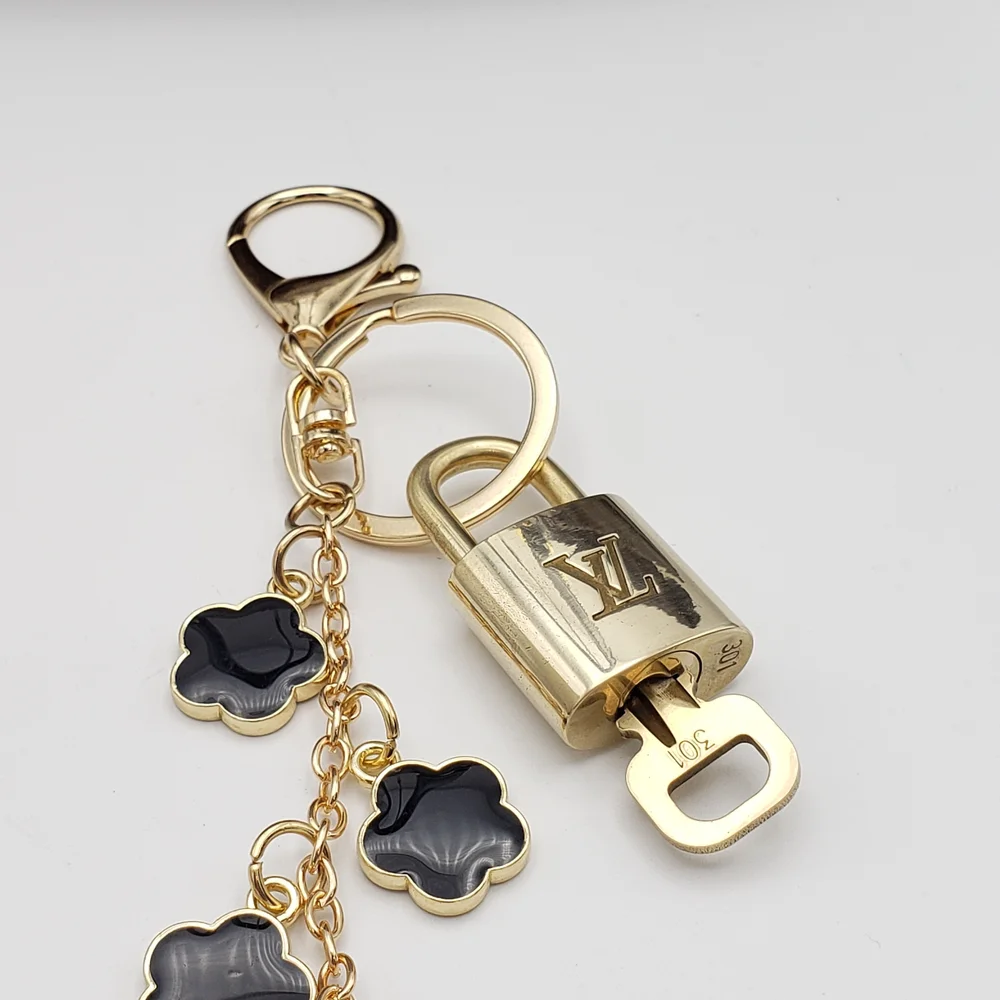 LV Gold Padlock Authentic 🔑 Luxury Bag Charm w/ Unbranded Flower Keychain - Picture 4 of 14